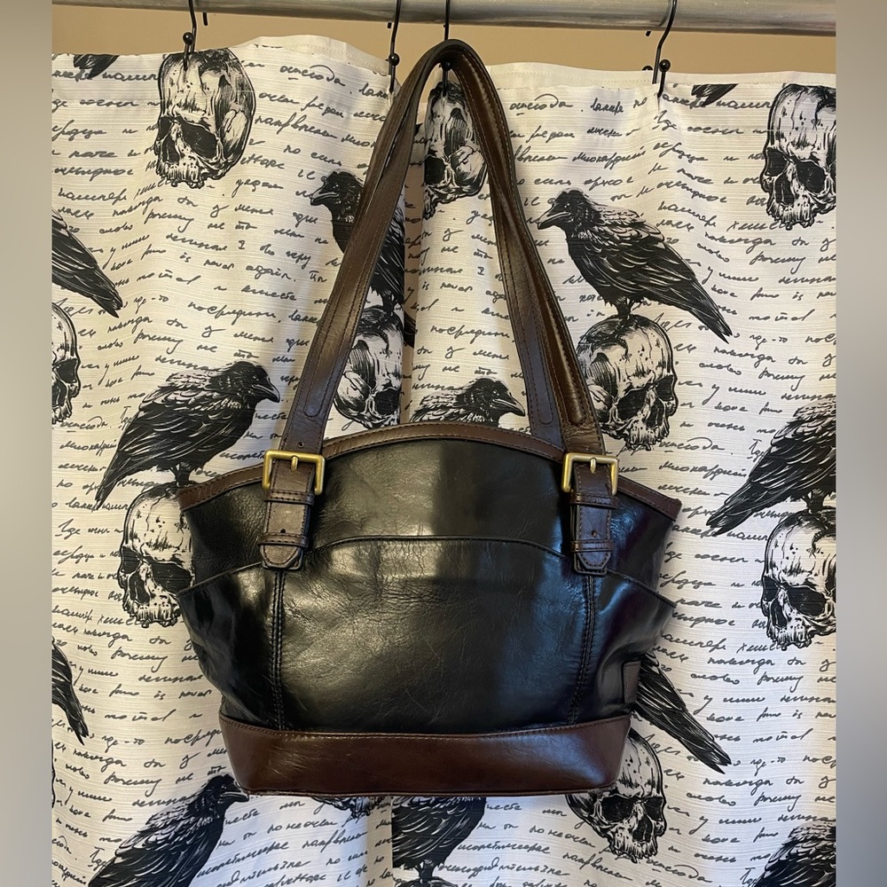Tignanello, leather brown and black shoulder bag. Minimal wear outside/inside